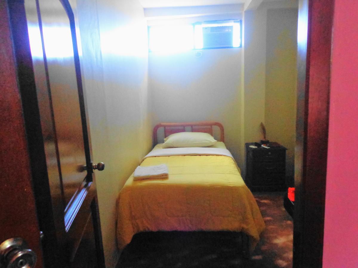 Hostal Nathaly Пуэрто-Бакерисо-Морено Экстерьер фото