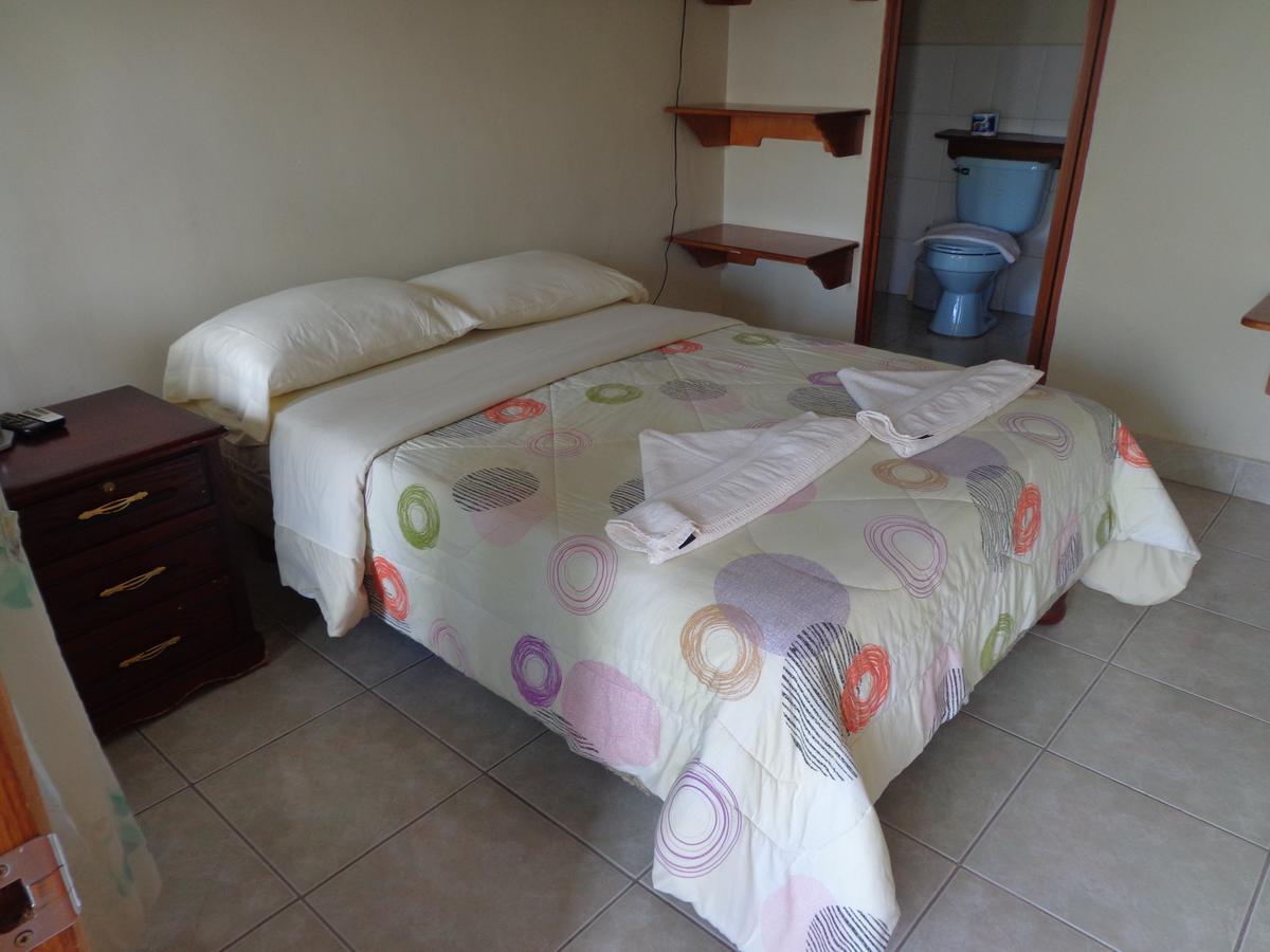 Hostal Nathaly Пуэрто-Бакерисо-Морено Экстерьер фото