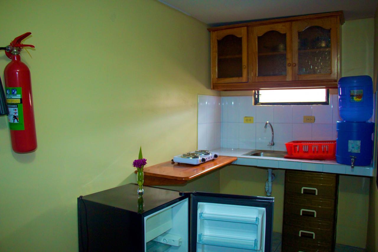 Hostal Nathaly Пуэрто-Бакерисо-Морено Экстерьер фото